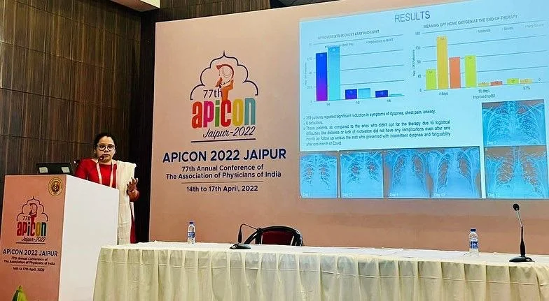 Dr. Suranjana Basak presenting at APICON 2022 Jaipur